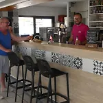 Mobil-home Cosy Avec Terrasse - 5 Personnes - Api-1-52-1041 Campsite