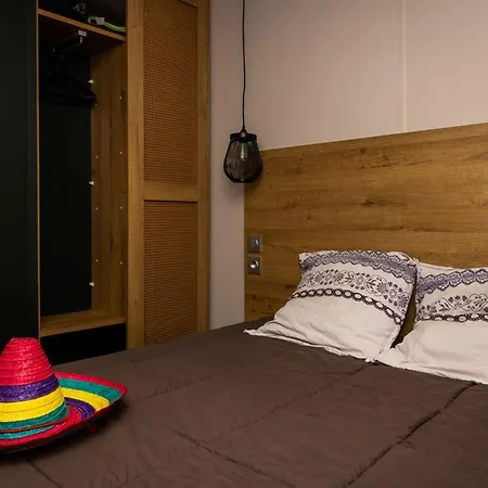 Mobil-home Cosy Avec Terrasse - 5 Personnes - Api-1-52-1041 אתר קמפינג *