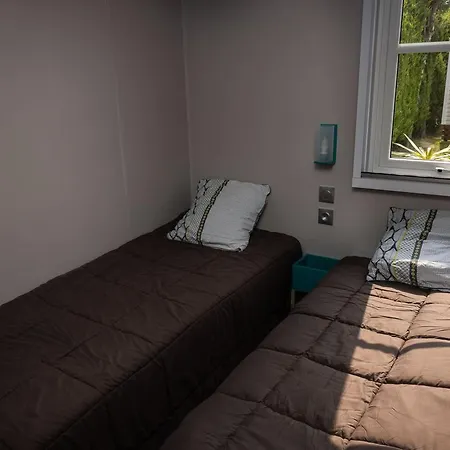 Mobil-home Cosy Avec Terrasse - 5 Personnes - Api-1-52-1041 * Saint-Jean-de-Monts