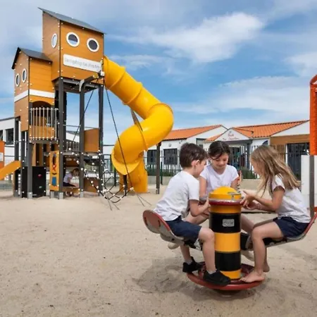 Mobil-home Cosy Avec Terrasse - 5 Personnes - Api-1-52-1041 Campsite