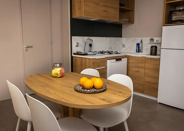 Mobil-home Cosy Avec Terrasse - 5 Personnes - Api-1-52-1041 אתר קמפינג *