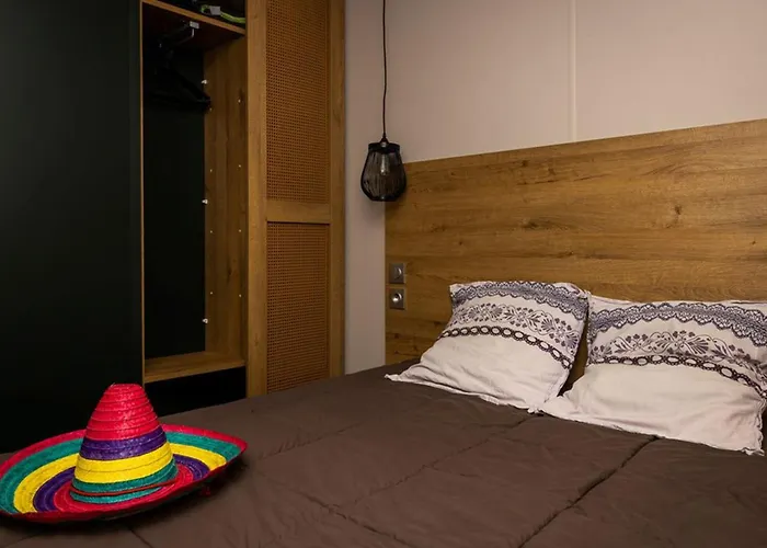 Mobil-home Cosy Avec Terrasse - 5 Personnes - Api-1-52-1041 אתר קמפינג *