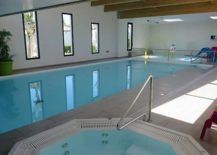 אתר קמפינג Mobil-home Cosy Avec Terrasse - 5 Personnes - Api-1-52-1041 סן ז'אן דה מון