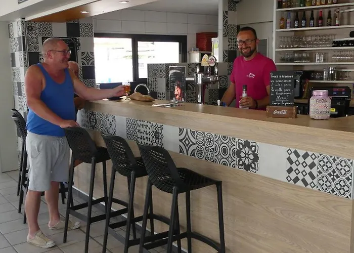 Mobil-home Cosy Avec Terrasse - 5 Personnes - Api-1-52-1041 אתר קמפינג